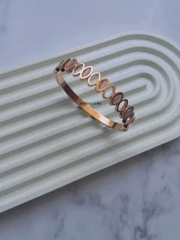 Oval_Crystal_Bracelet_Default_Title