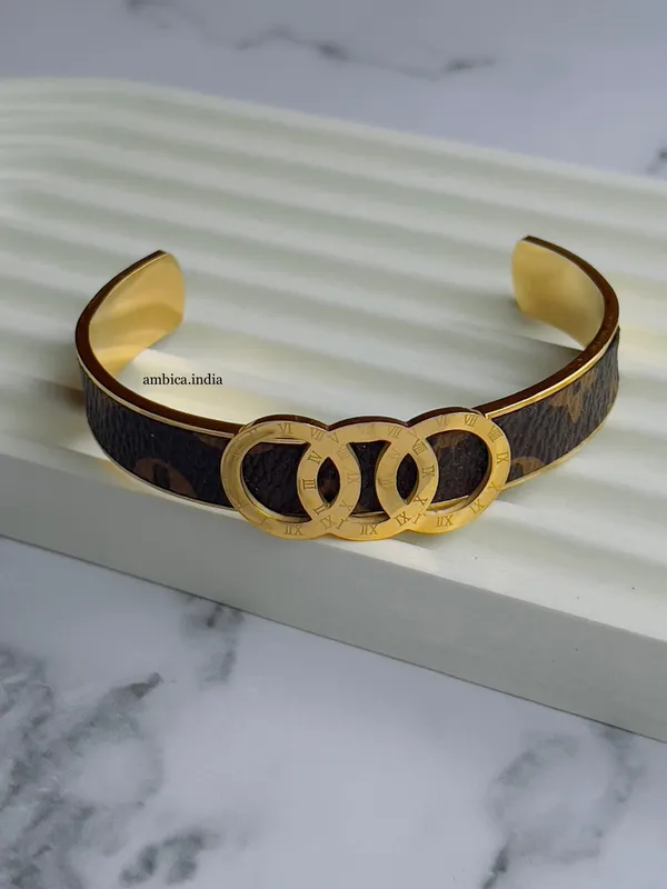 Roman_With_Lv_Bracelet_Default_Title