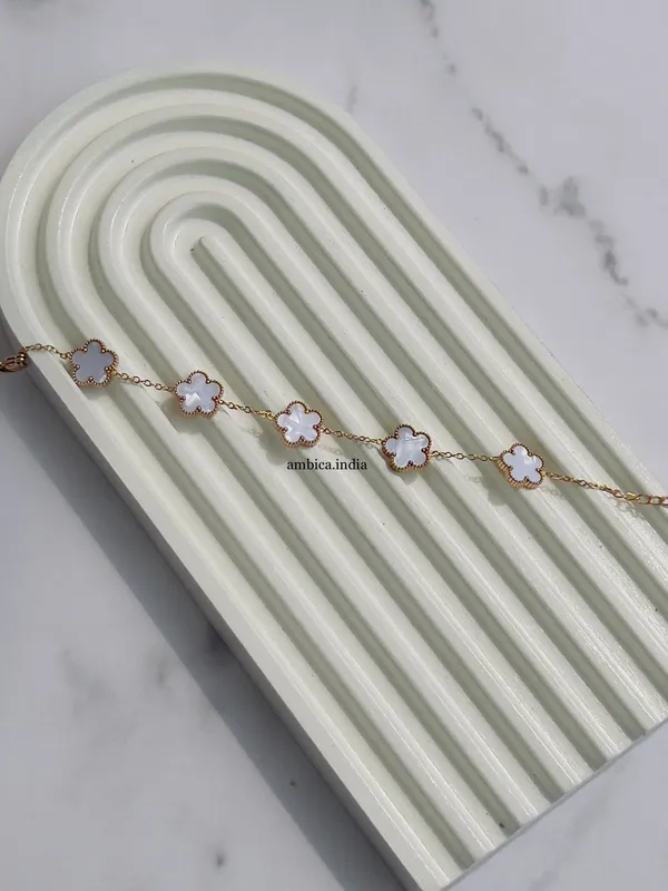 White_Flower_Bracelet_Default_Title