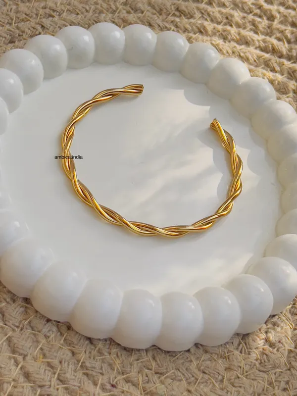 Twisted_Bracelet_Gold_Plated_Default_Title