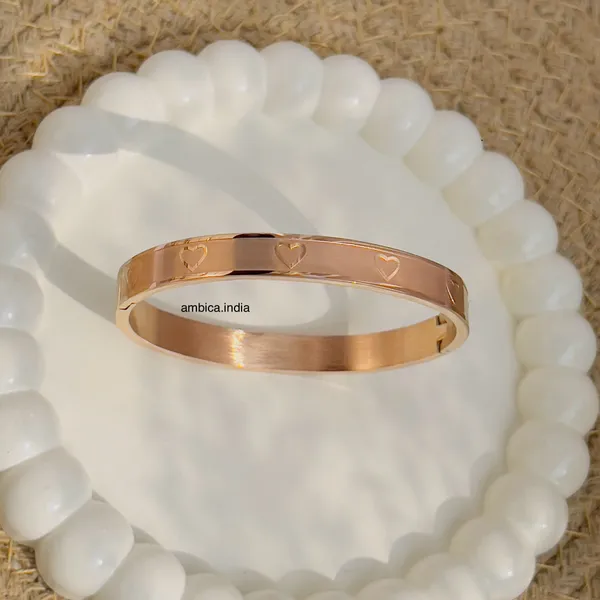 Heart_Bracelet_Thick_Default_Title