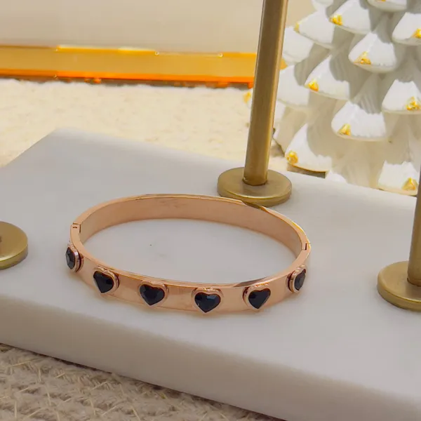 Black_Crystal_Heart_Bracelet_Default_Title