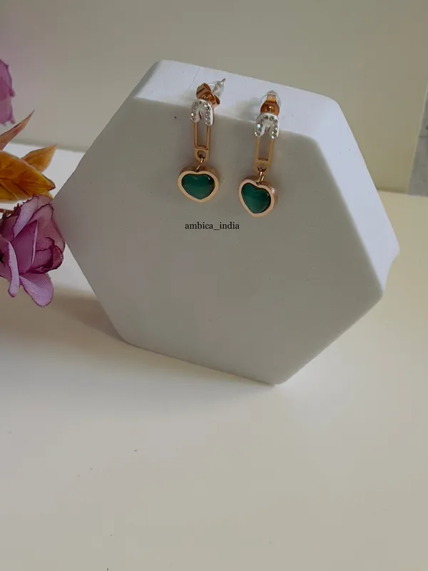 Green_Heart_Earrings_Default_Title