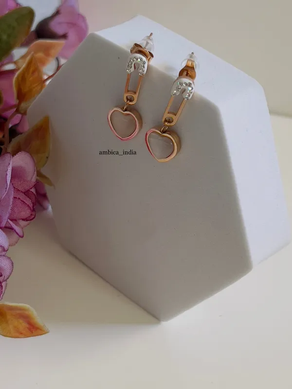 Light_Peach_Heart_Earrings_Default_Title
