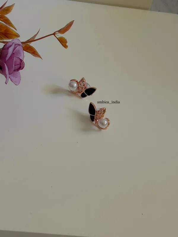 Black_Butterfly_With_Pearl_Earrings_Default_Title