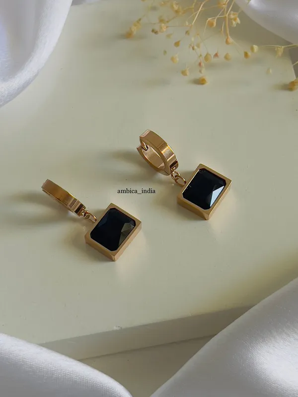 Black_Crystal_Drop_Earrings_Default_Title