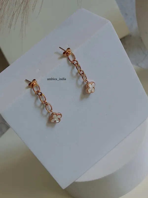 White_Clover_Earrings_Default_Title
