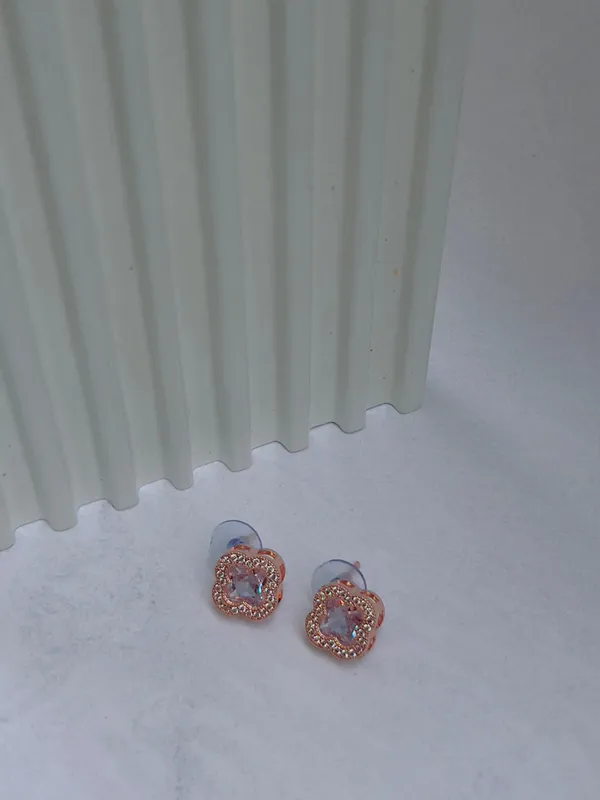 Clover_White_Crystal_Earrings_Default_Title