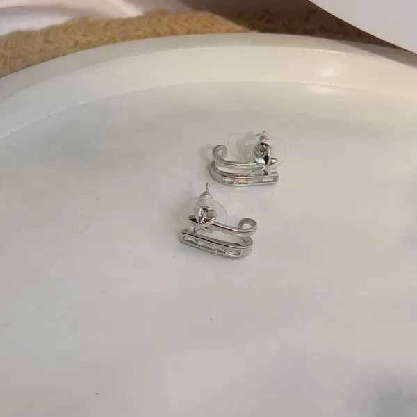 Small_Star_With_Crystal_Earrings_Default_Title