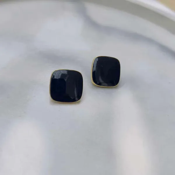 Black_Square_Studs_Default_Title