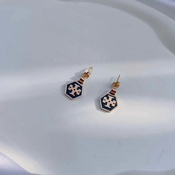 Tory_Black_Studs_Default_Title