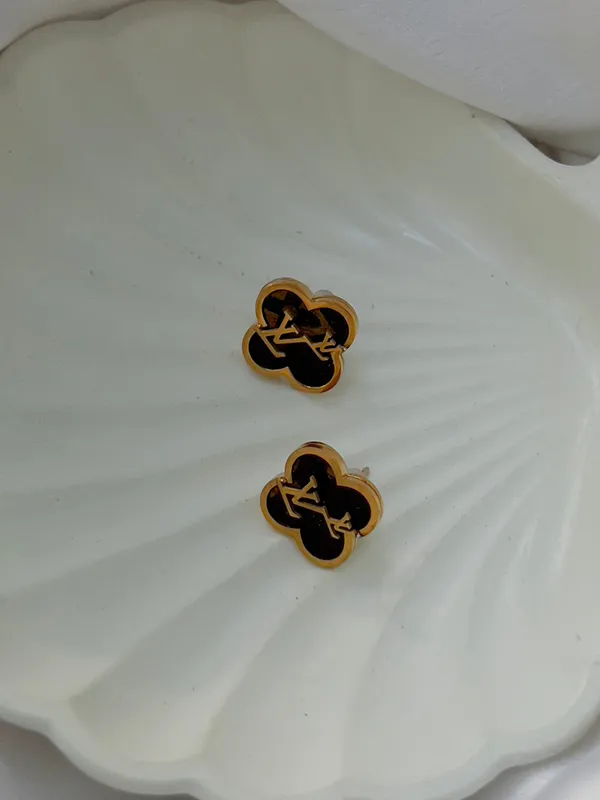 Luxury_Earrings_Default_Title