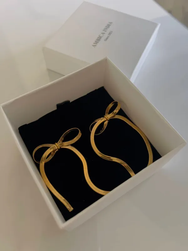 Bow_Snake_Chain_Earrings_Default_Title