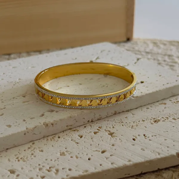 Lv_Bracelet_Default_Title