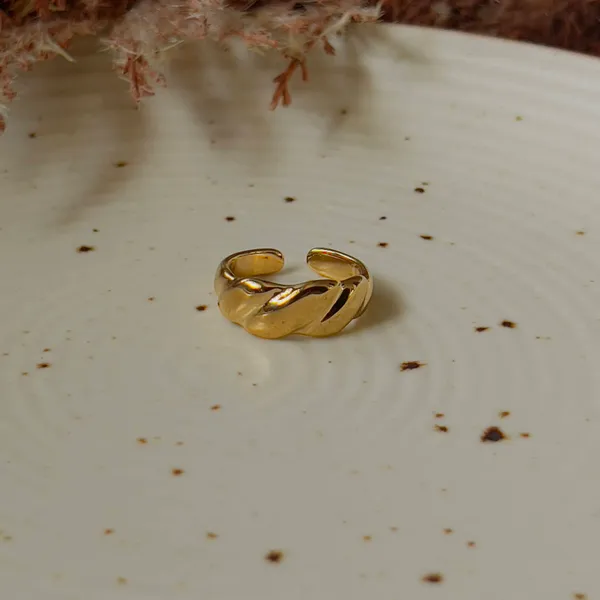 Croissant_Ring