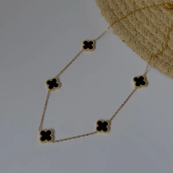 Clover_Black_Necklace_Default_Title