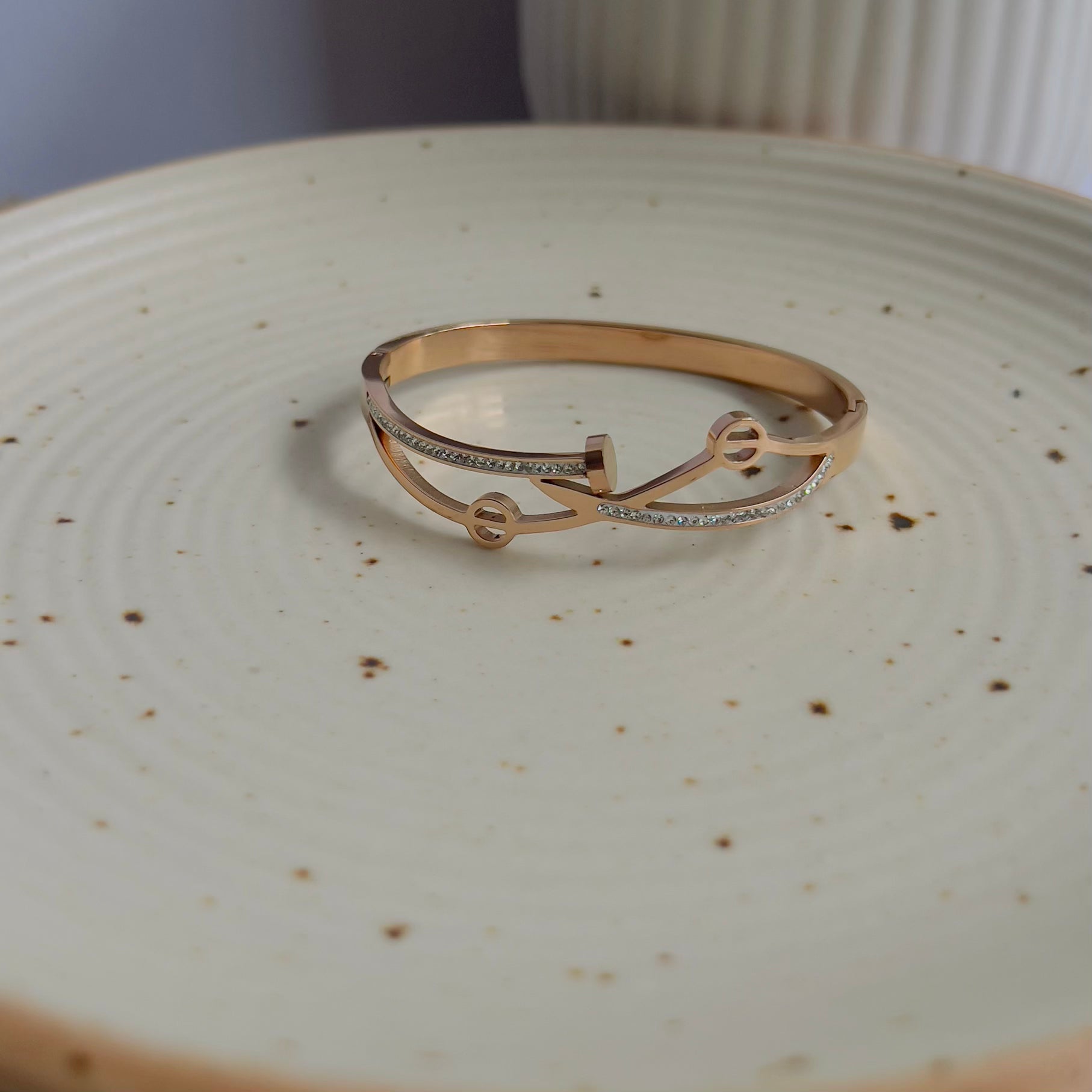 Nail_Bracelet_Small_Size_Default_Title