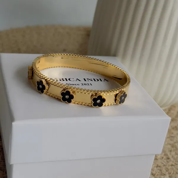 Black_Flower_Bracelet_Default_Title