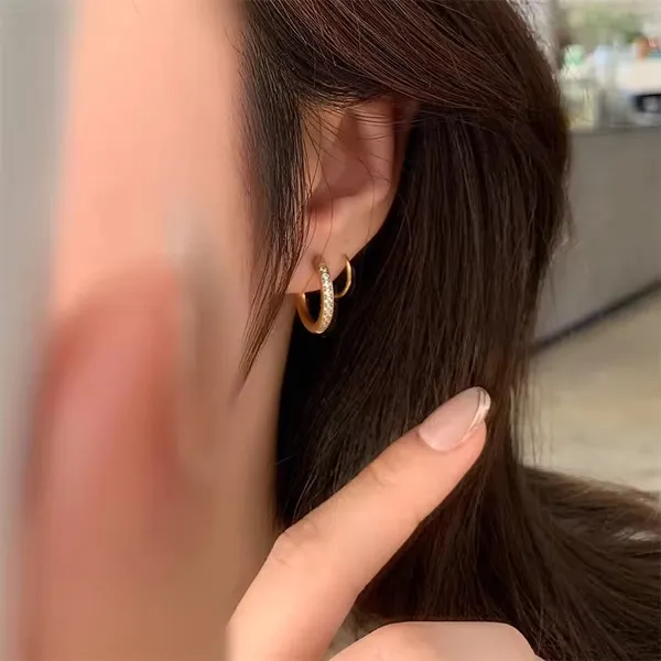 Sasha_Twist_Earrings_Default_Title