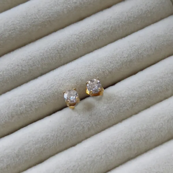 Tiny_Round_Studs_Earrings_Default_Title