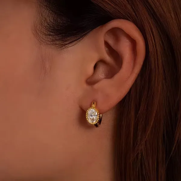 Oval_White_Crystal_Earrings_Default_Title