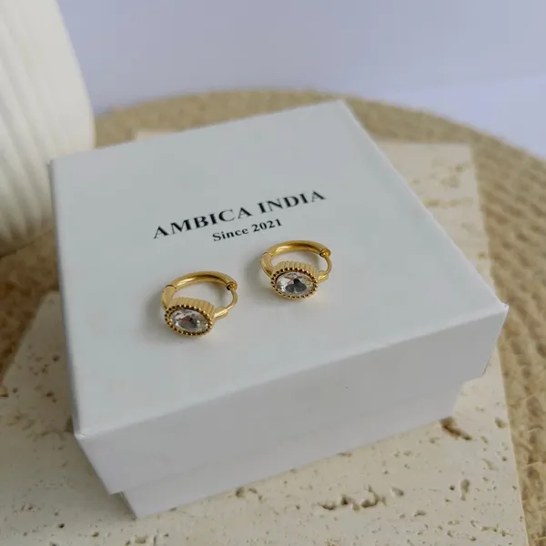 Oval_White_Crystal_Earrings_Default_Title