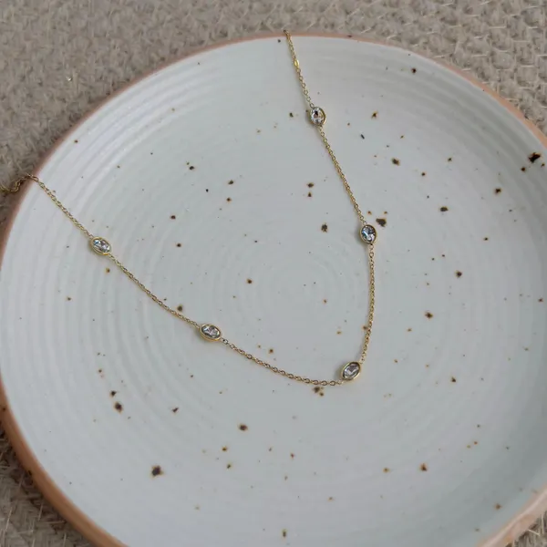 Oval_White_Crystal_Necklace_Default_Title