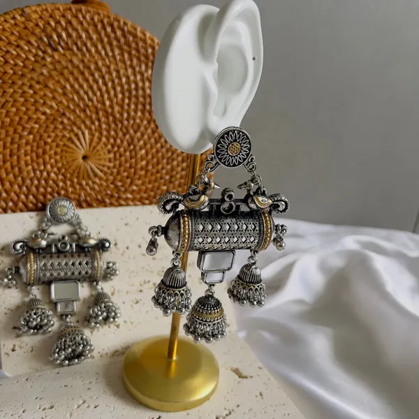 Vintage_Earrings_Default_Title