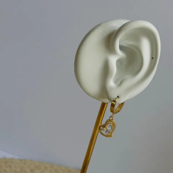 Heart_Crystal_Earrings_Default_Title