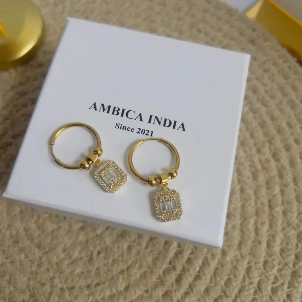 White_Crystal_Earrings_Default_Title