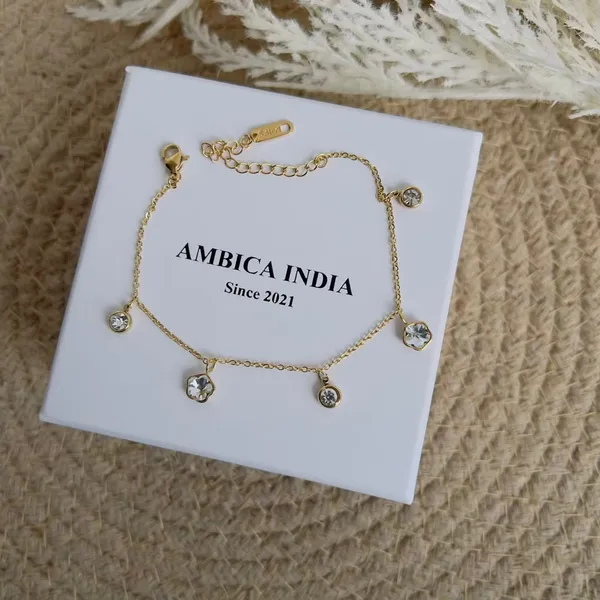 Flower_With_Round_Crystal_Bracelet_Default_Title