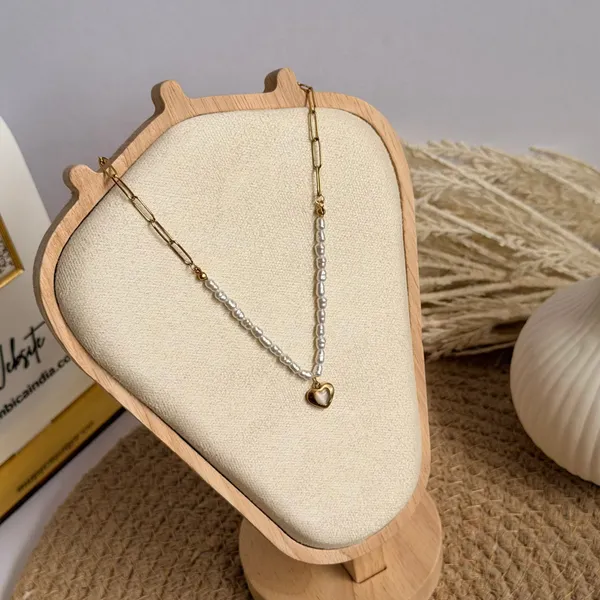 Heart_With_Pearl_Necklace_Default_Title