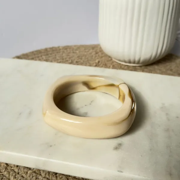 Cream_Curve_Bangle_Default_Title