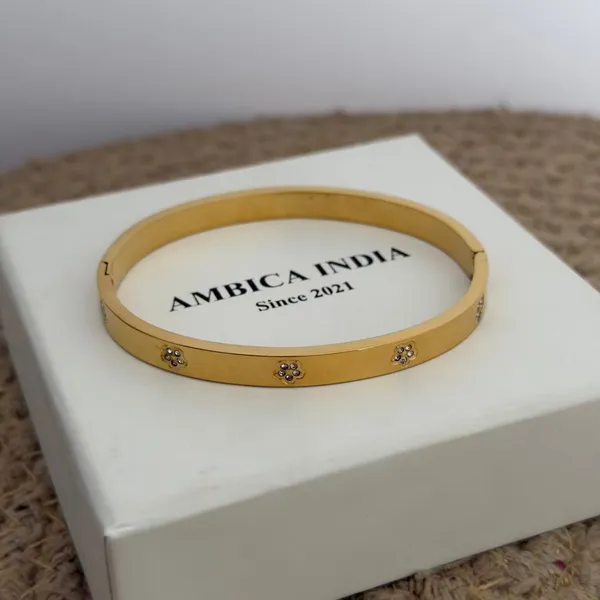 Flower_White_Crystal_Bracelet_Default_Title