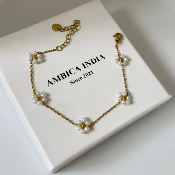 White_Flower_Bracelet_Default_Title