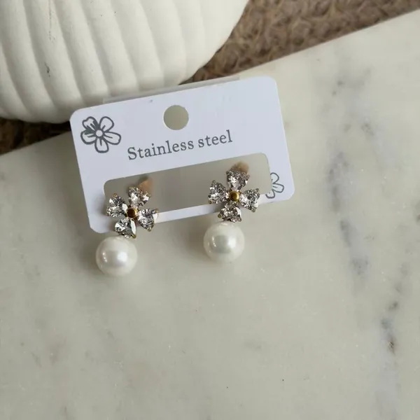 Pearl_With_Heart_Earrings_Default_Title