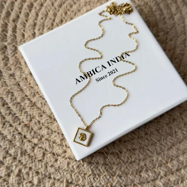 Flower_Necklace_Default_Title