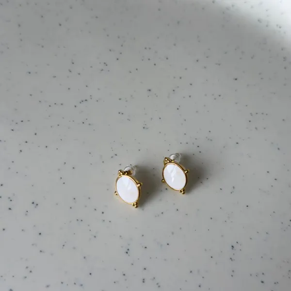Celeste_Pearl_Studs_Default_Title