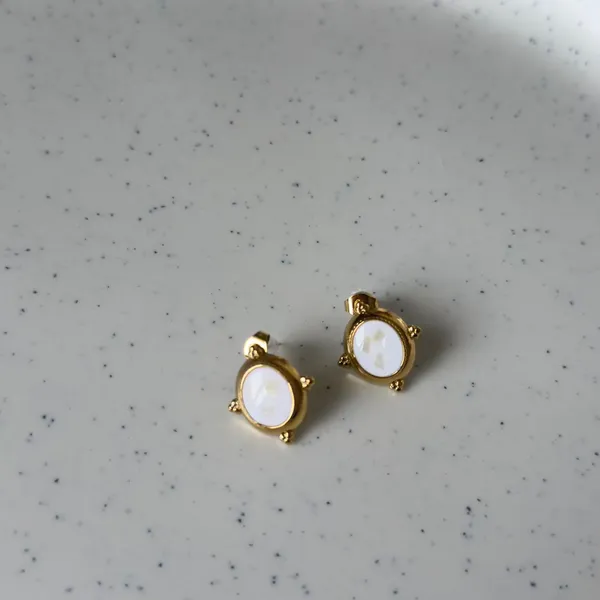 Ivory_Glow_Studs_Default_Title