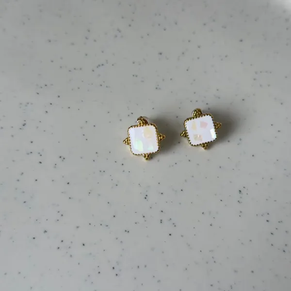 Regal_Petal_Studs_Default_Title