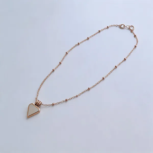 Triangle_Necklace