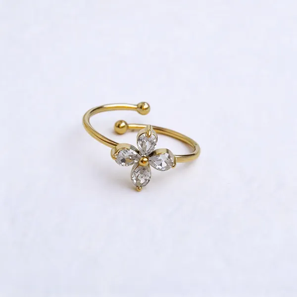 White_Flower_Ring