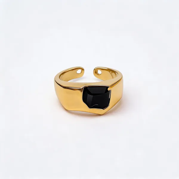 Black_Crystal_Ring_Gold_Plated
