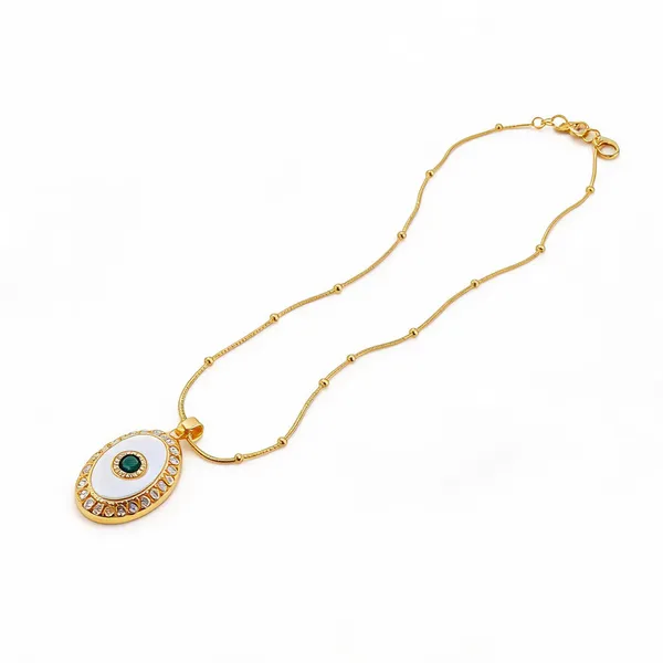 Oval_Shap_Mother_Pear_With_Green_Crystal_Necklace