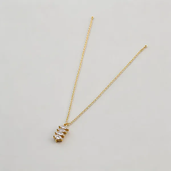White_Crystal_Necklace