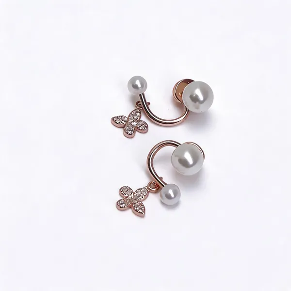 Butterfly_With_Pearl_Earring