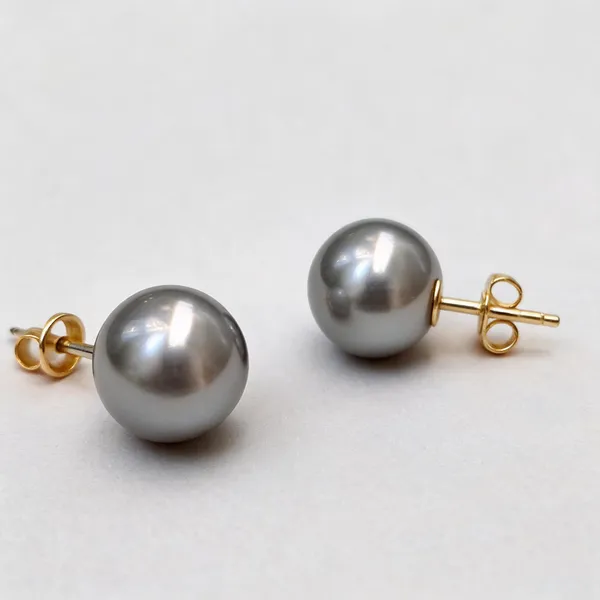 Grey_Pearl_Studs