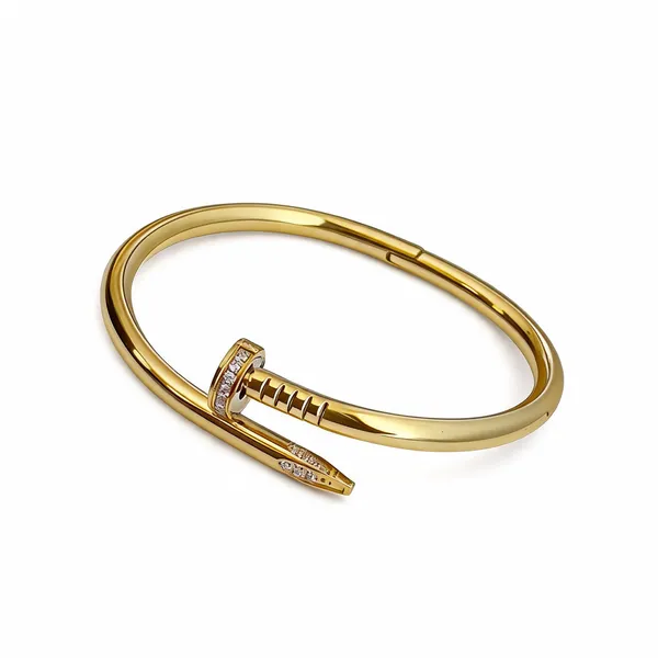 Nail_Studded_Bracelet_2_4_Size
