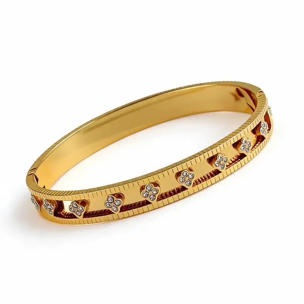 Clover_Studded_Bracelet