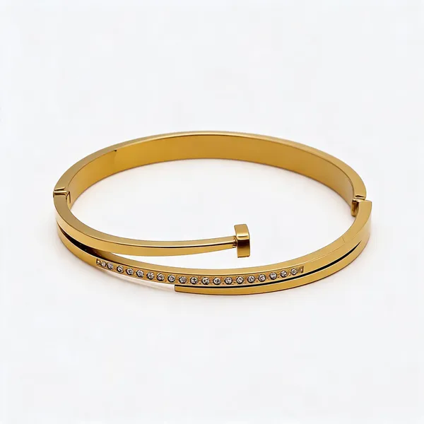 Nail_Bracelet